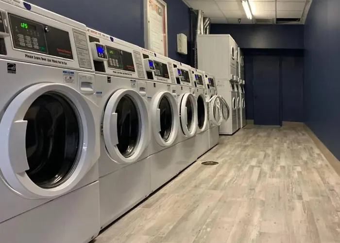 Sleep 14 Downtown, Vintage 5bd-2ba Gym & Patio Apartamento *