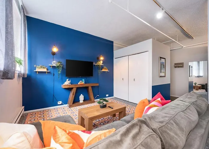 Sleep 14 Downtown, Vintage 5bd-2ba Gym & Patio Apartamento