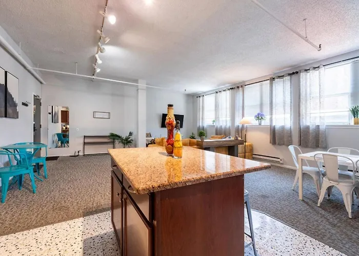 Apartamento Sleep 14 Downtown, Vintage 5bd-2ba Gym & Patio