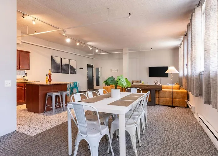 Sleep 14 Downtown, Vintage 5bd-2ba Gym & Patio Apartamento Chicago